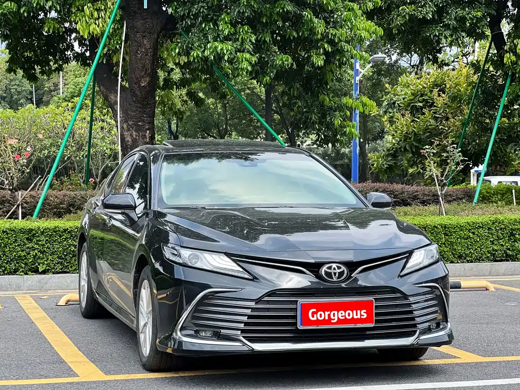Toyota Camry — фото 3