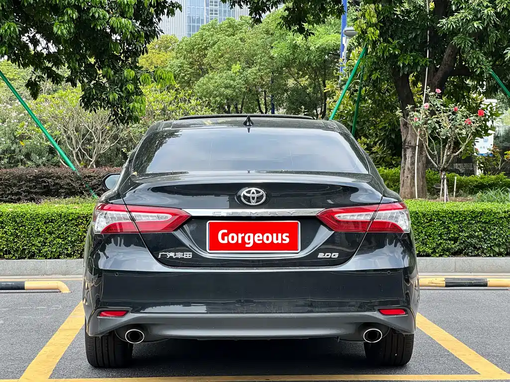 Toyota Camry — фото 23