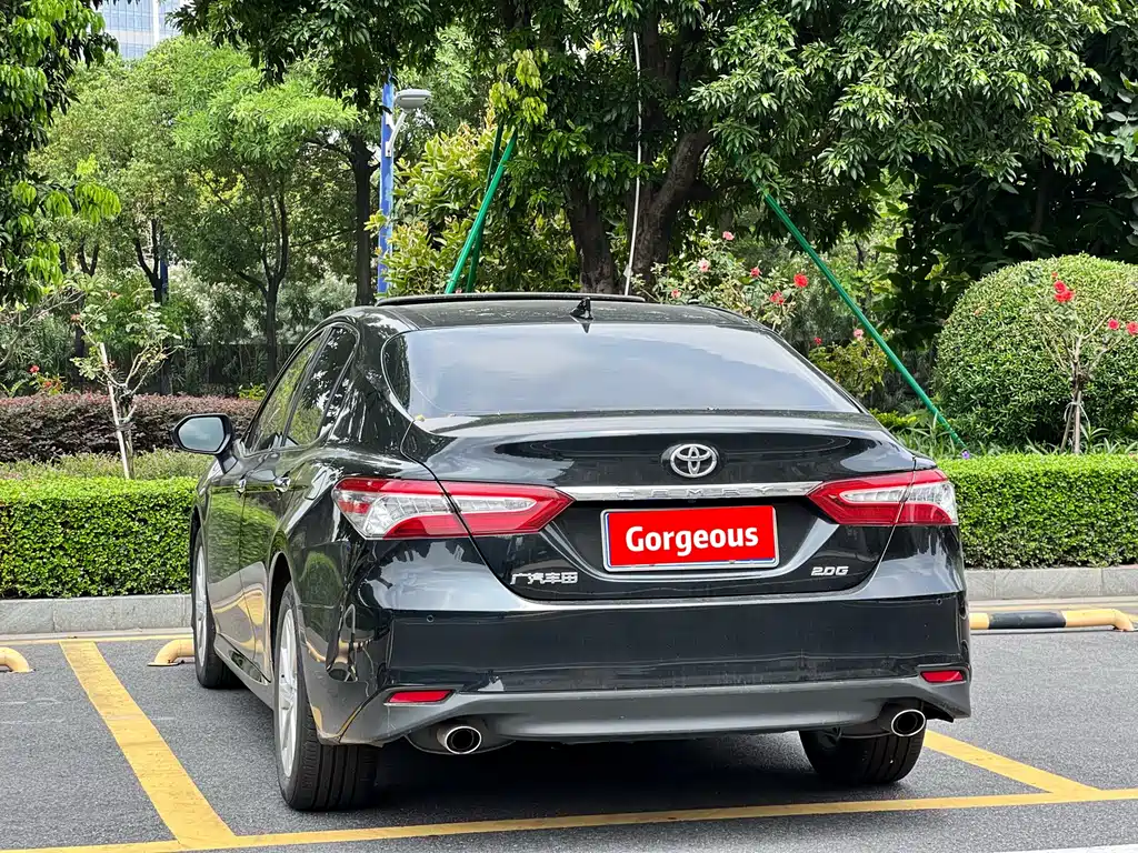 Toyota Camry — фото 24