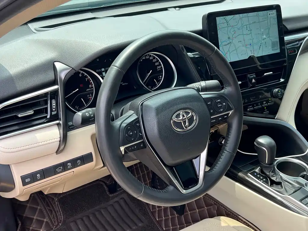 Toyota Camry — фото 9