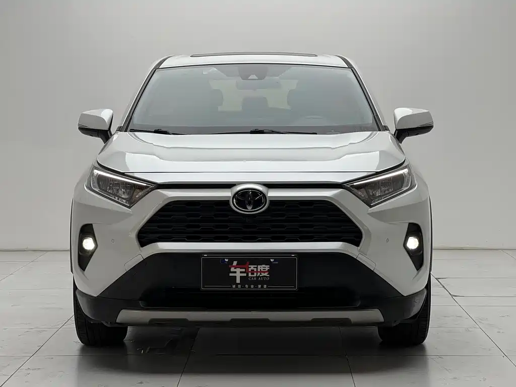 Toyota RAV4 — фото 2