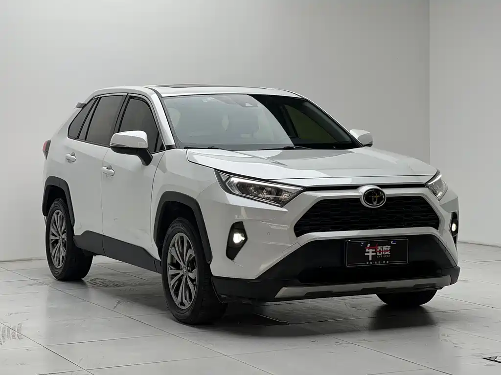 Toyota RAV4 — фото 3