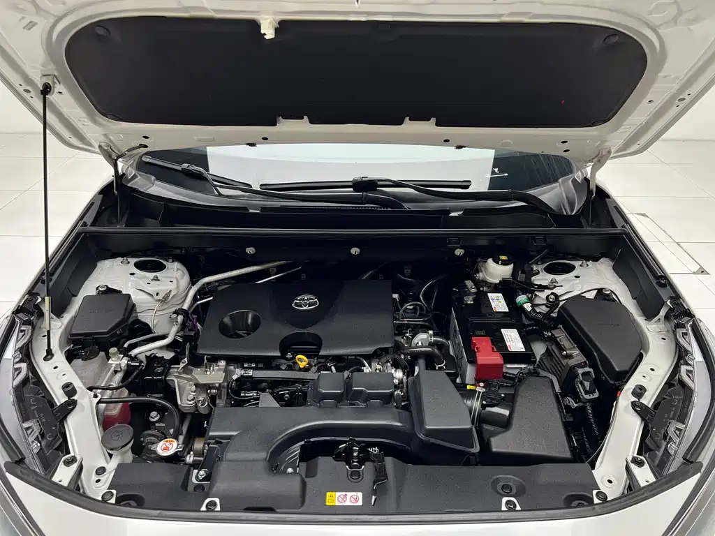 Toyota RAV4 — фото 22