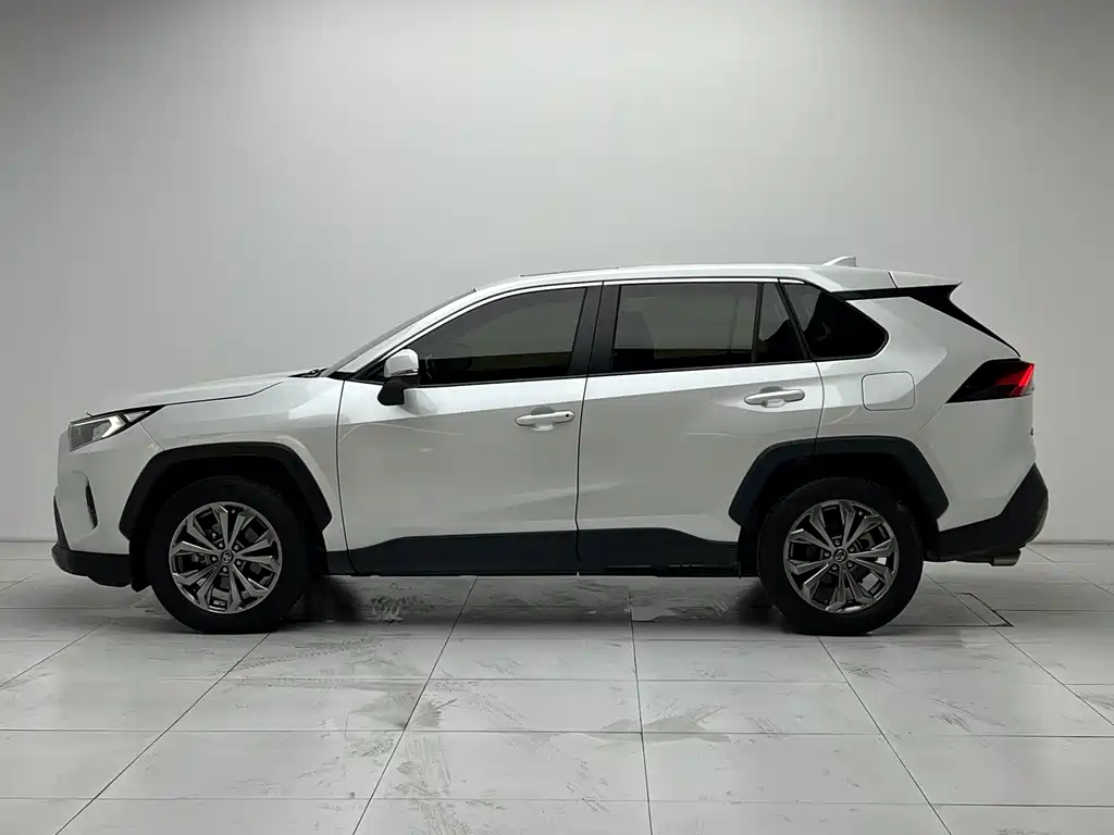 Toyota RAV4 — фото 24