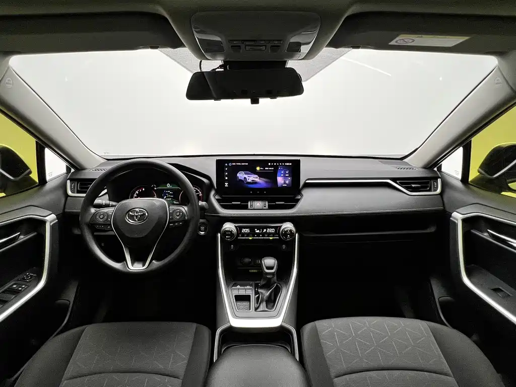 Toyota RAV4 — фото 9