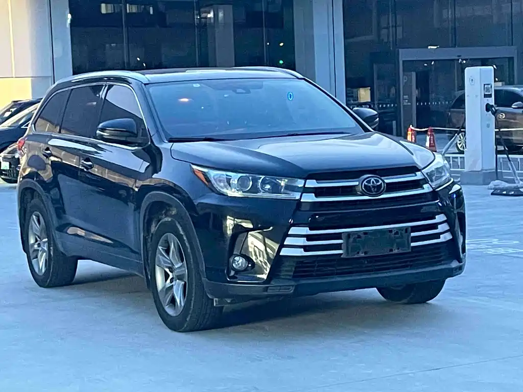 Toyota Highlander — фото 3