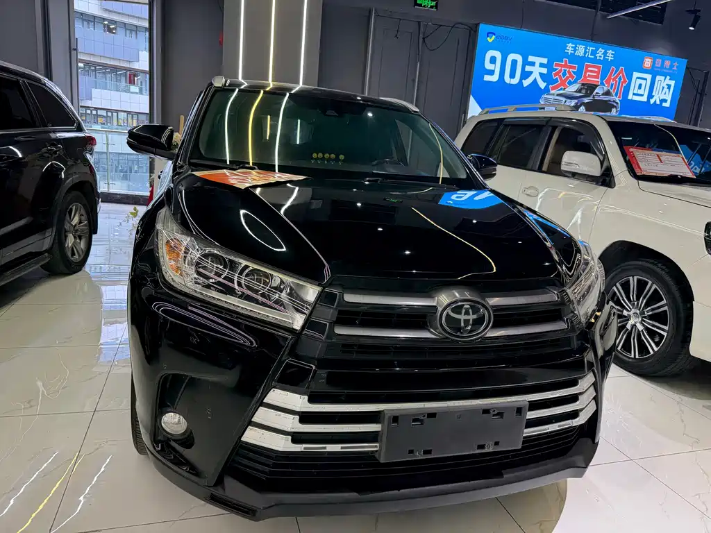 Toyota Highlander — фото 2
