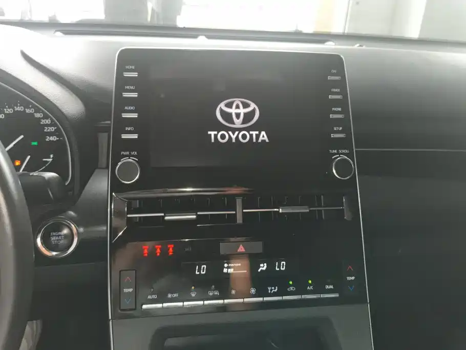 Toyota Avalon — фото 13