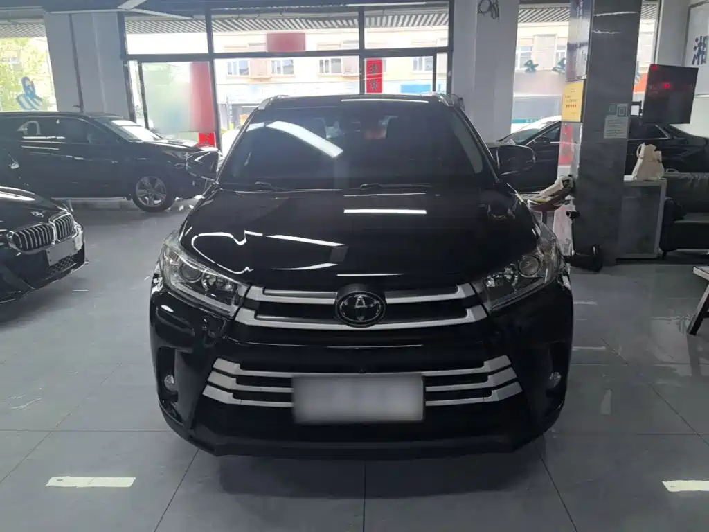 Toyota Highlander — фото 3