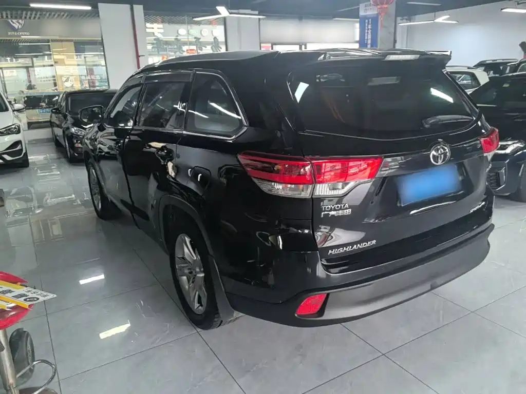 Toyota Highlander — фото 5