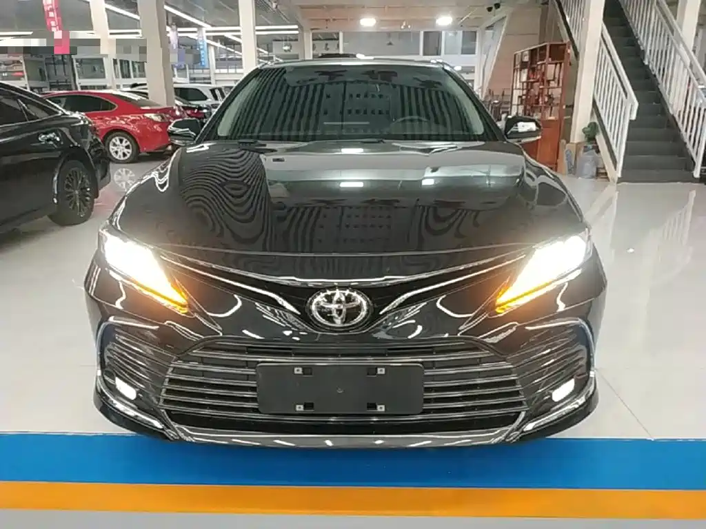 Toyota Camry — фото 3