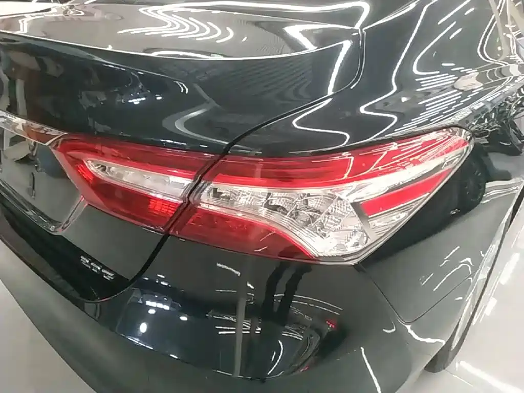 Toyota Camry — фото 8