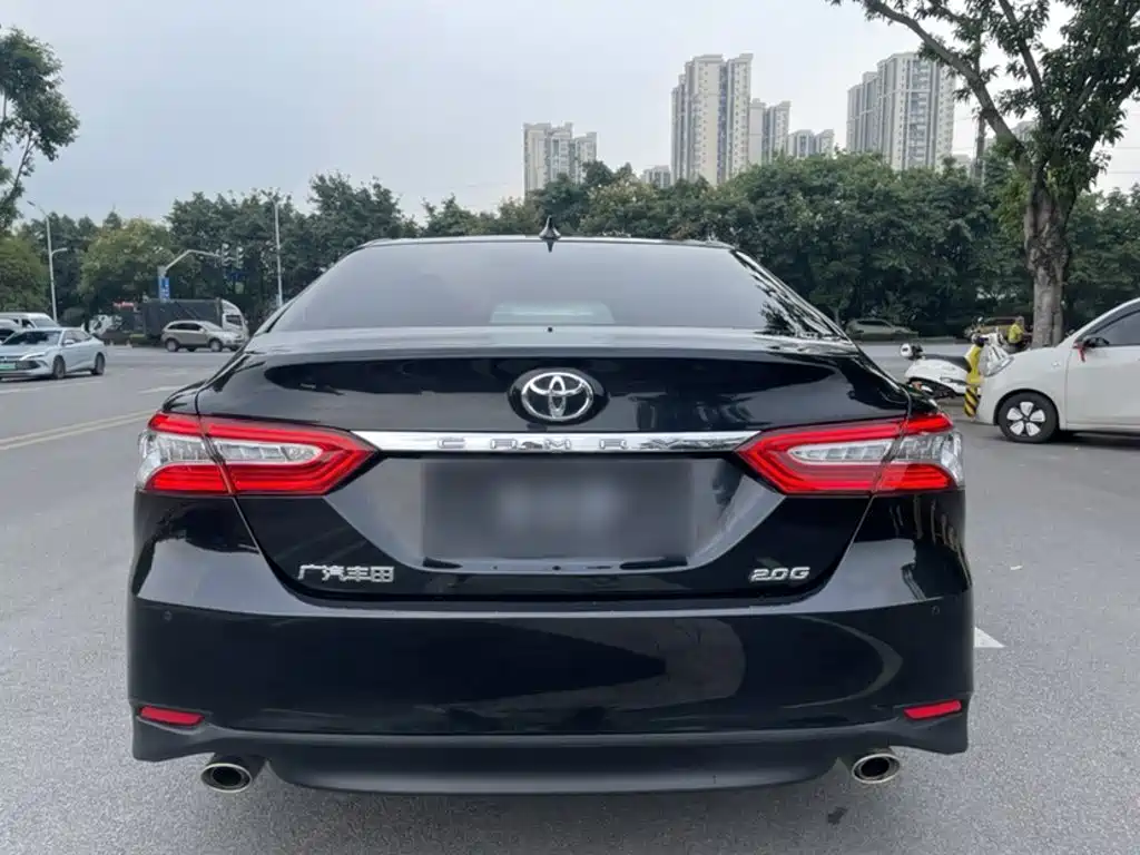 Toyota Camry — фото 25