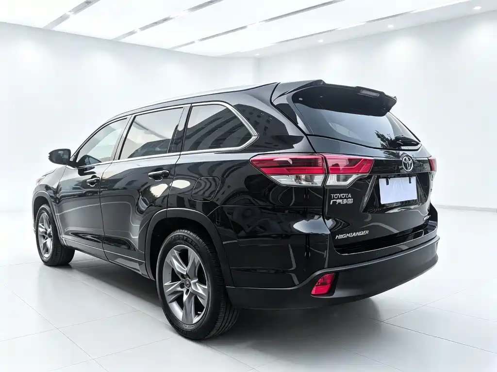 Toyota Highlander — фото 5