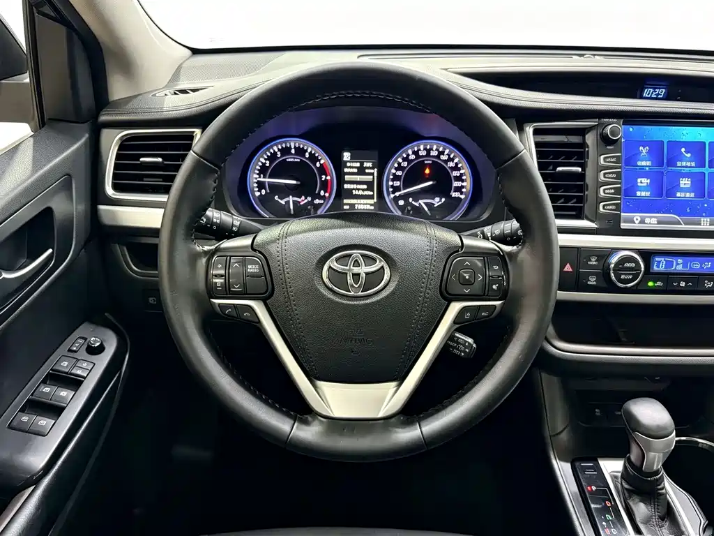 Toyota Highlander — фото 3