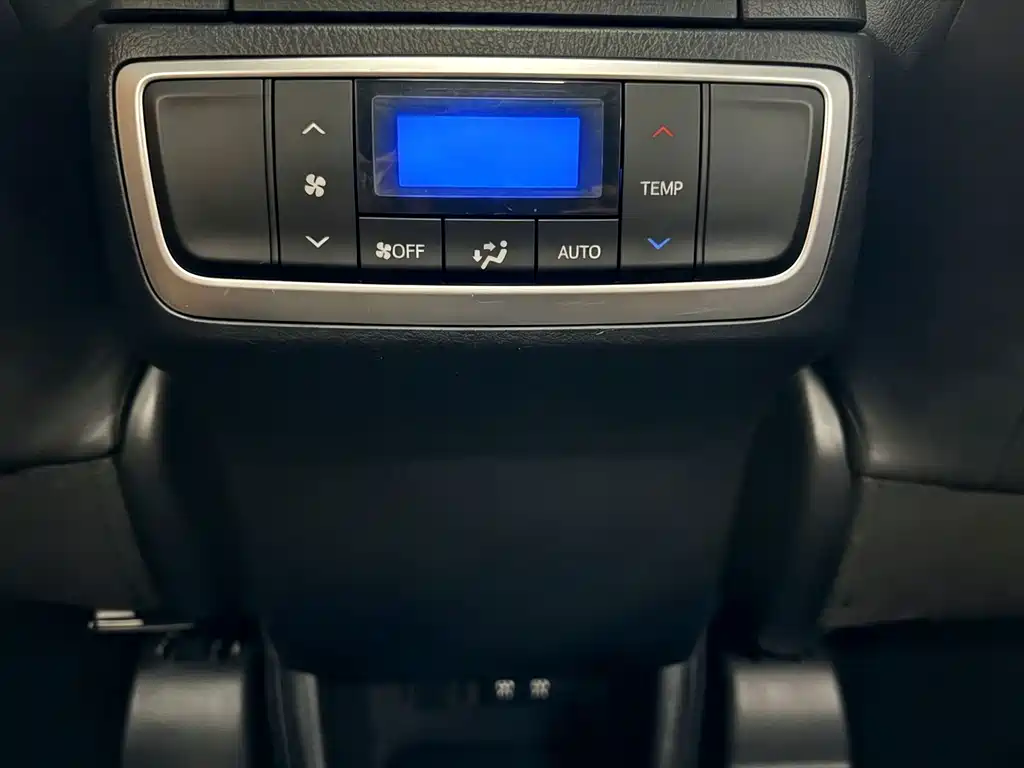 Toyota Highlander — фото 5