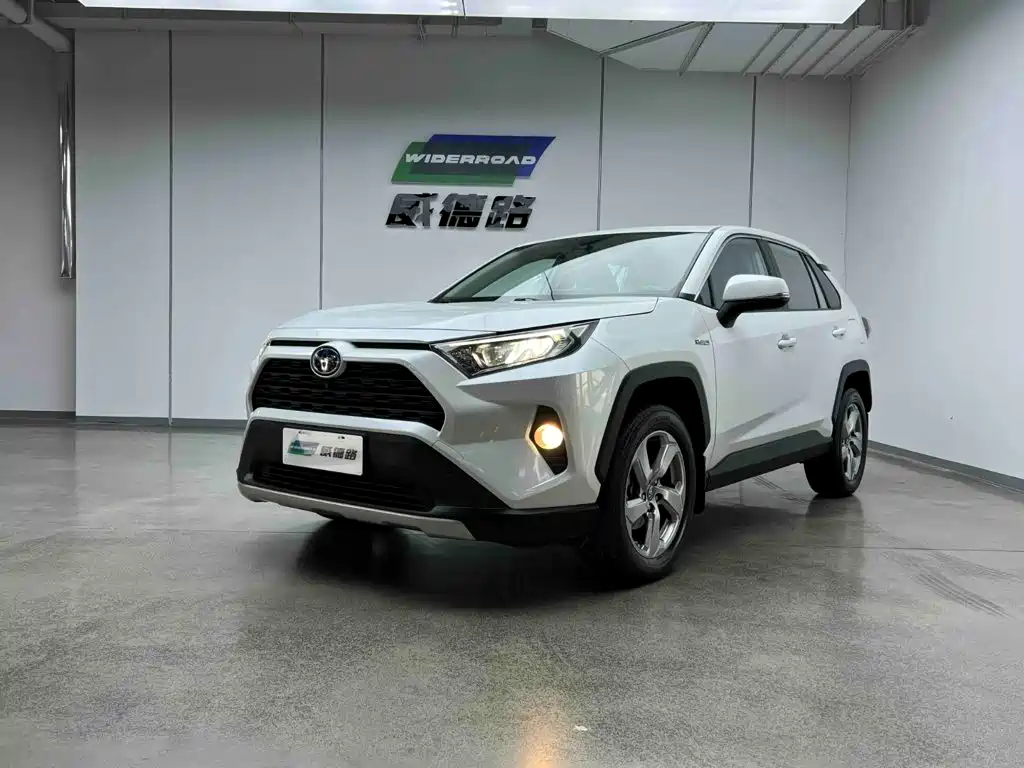 Toyota RAV4 — фото 4