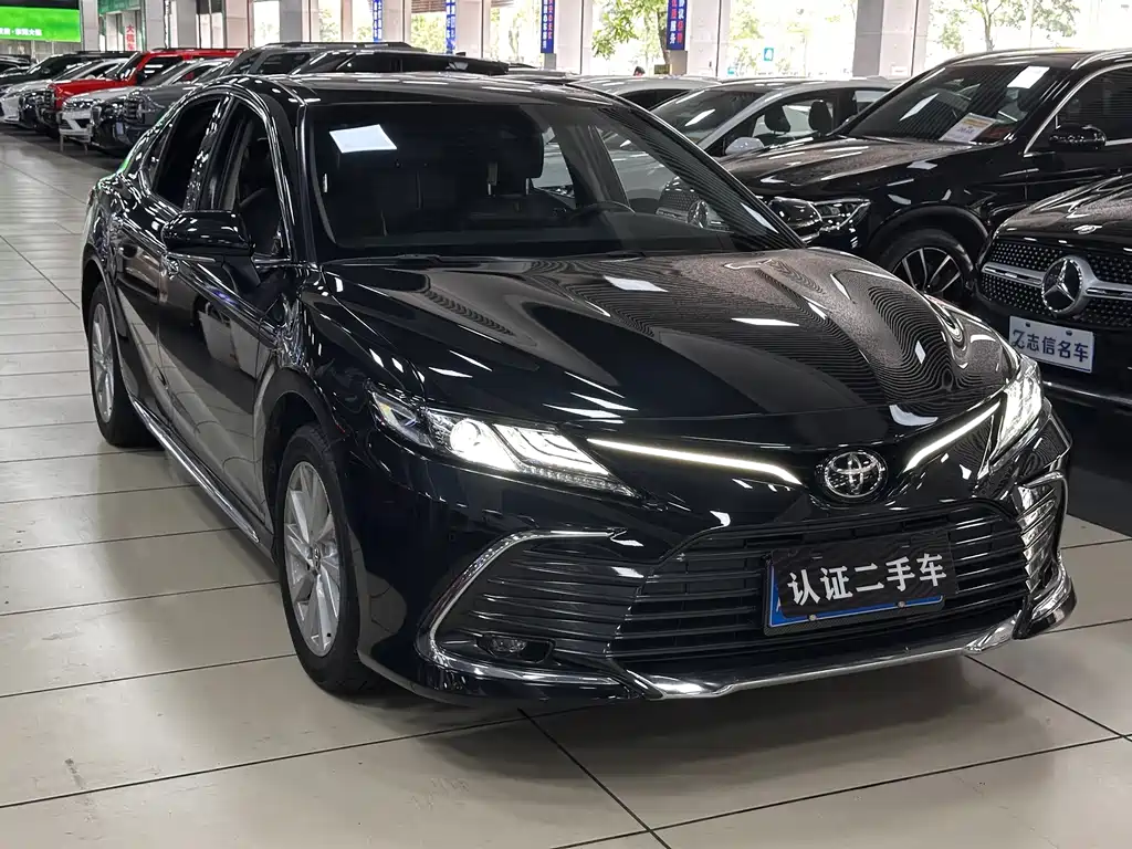 Toyota Camry — фото 3