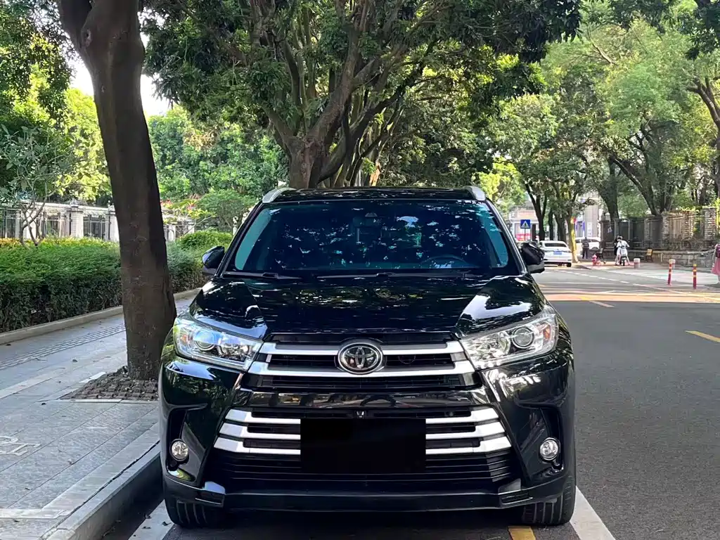 Toyota Highlander — фото 2