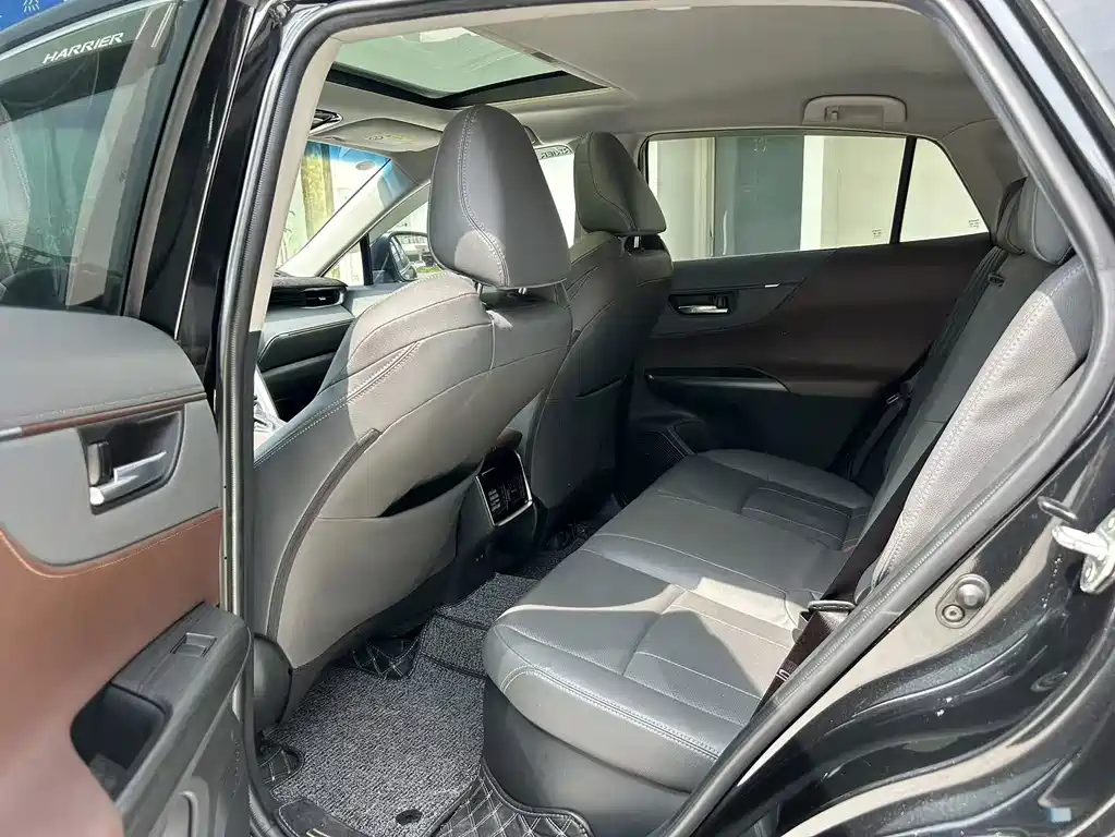 Toyota Harrier — фото 5