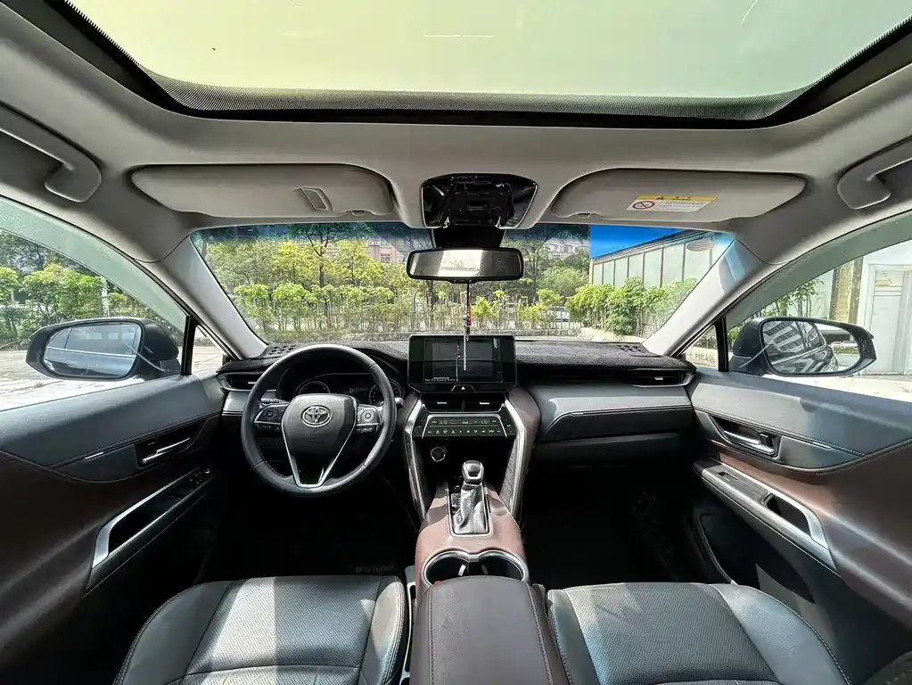 Toyota Harrier — фото 6