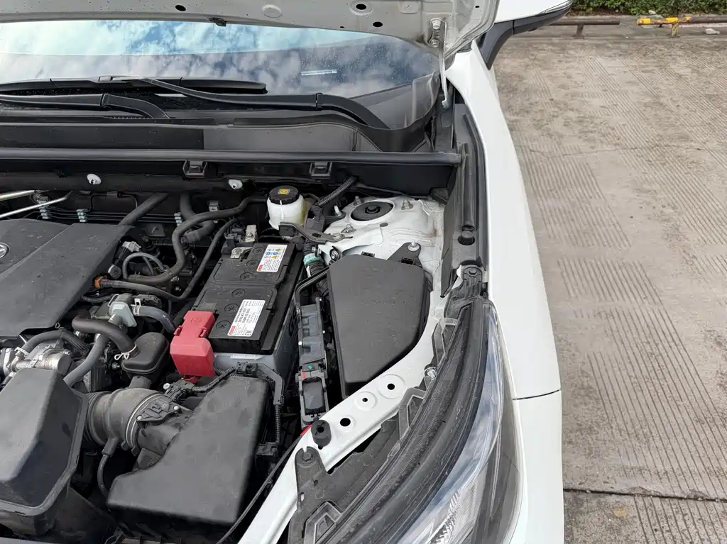 Toyota RAV4 — фото 17