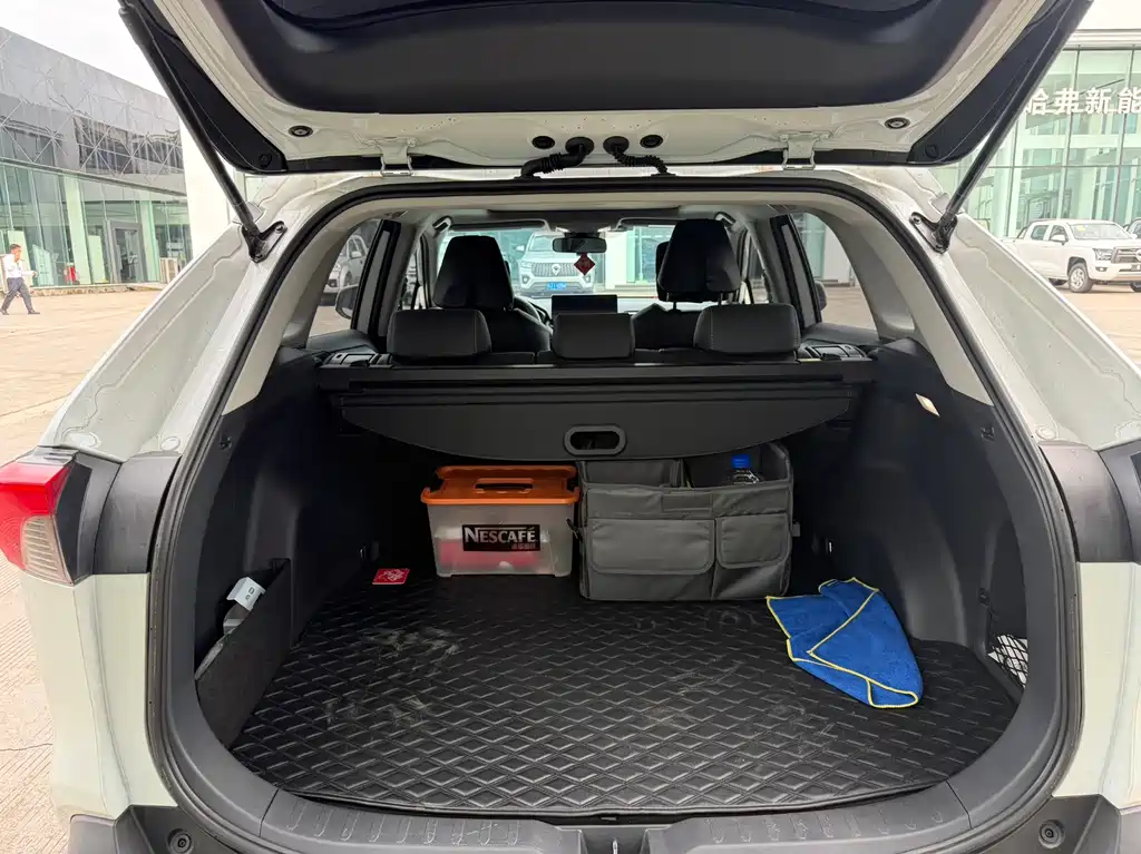 Toyota RAV4 — фото 9