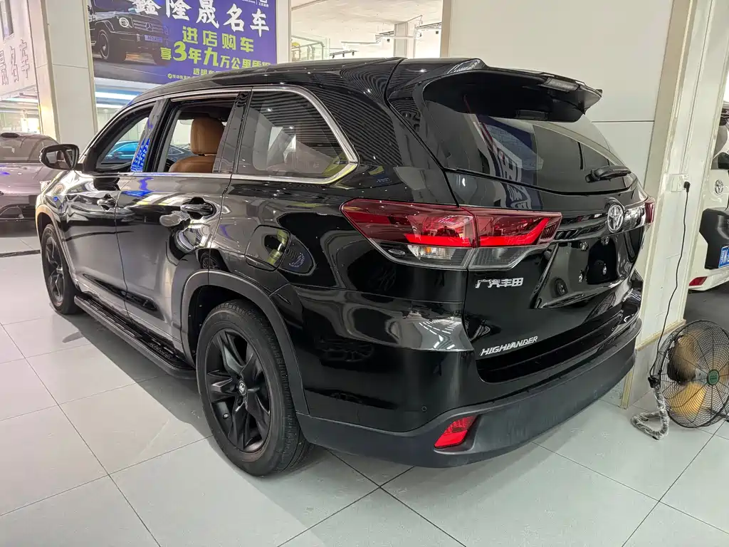 Toyota Highlander — фото 7