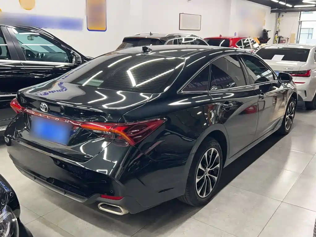 Toyota Avalon — фото 11