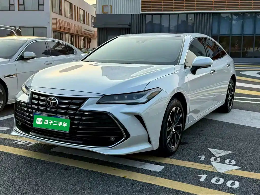 Toyota Avalon — фото 2