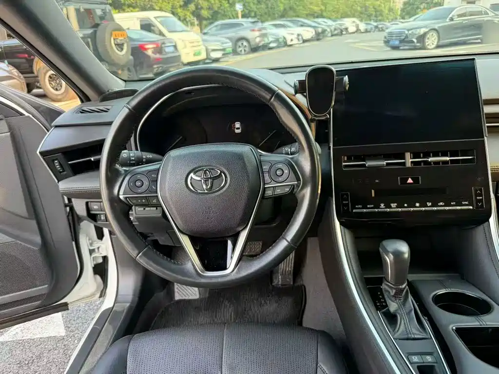 Toyota Avalon — фото 11