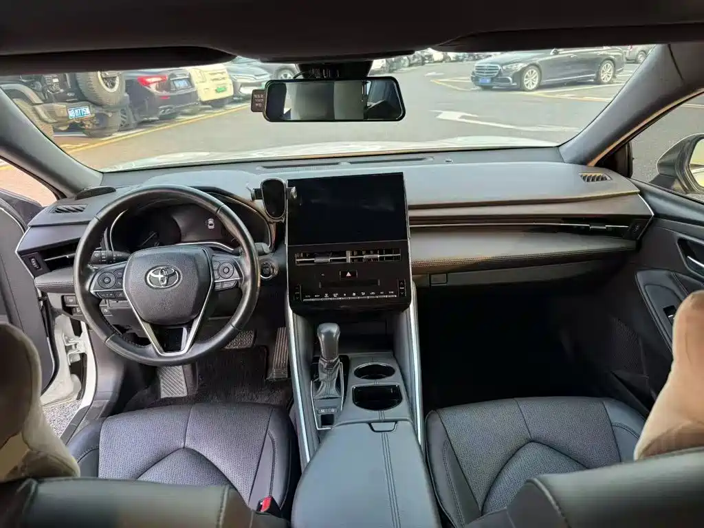 Toyota Avalon — фото 10
