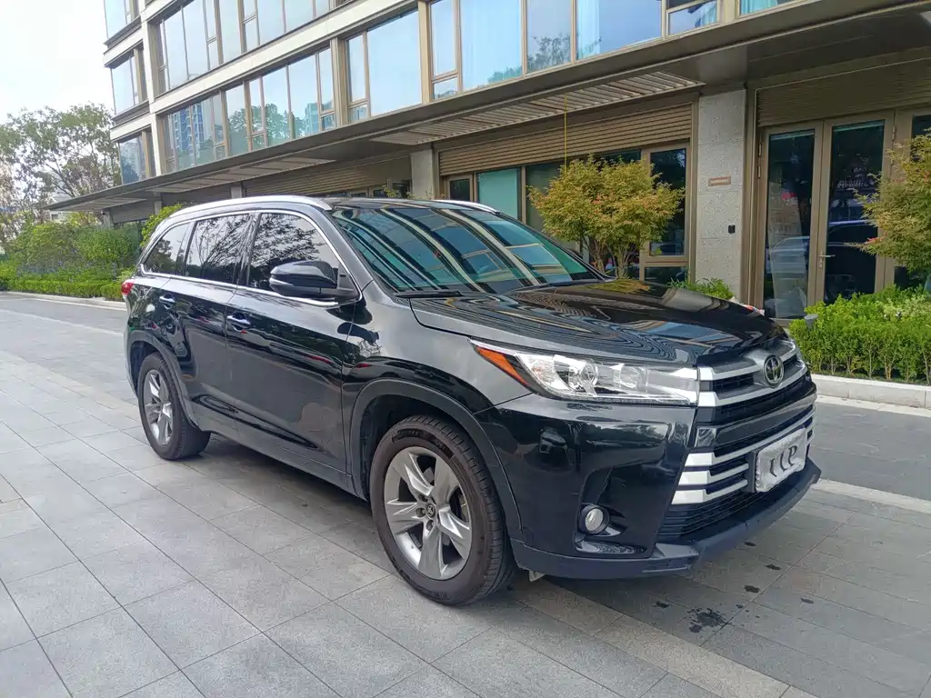 Toyota Highlander — фото 2
