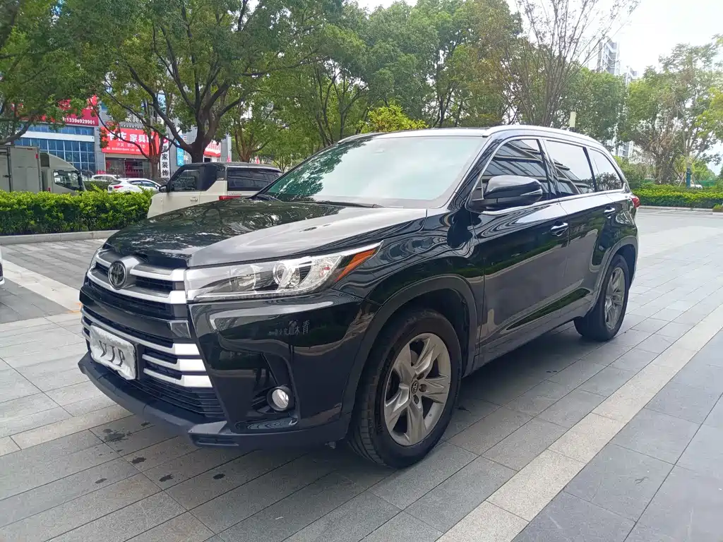 Toyota Highlander — фото 3