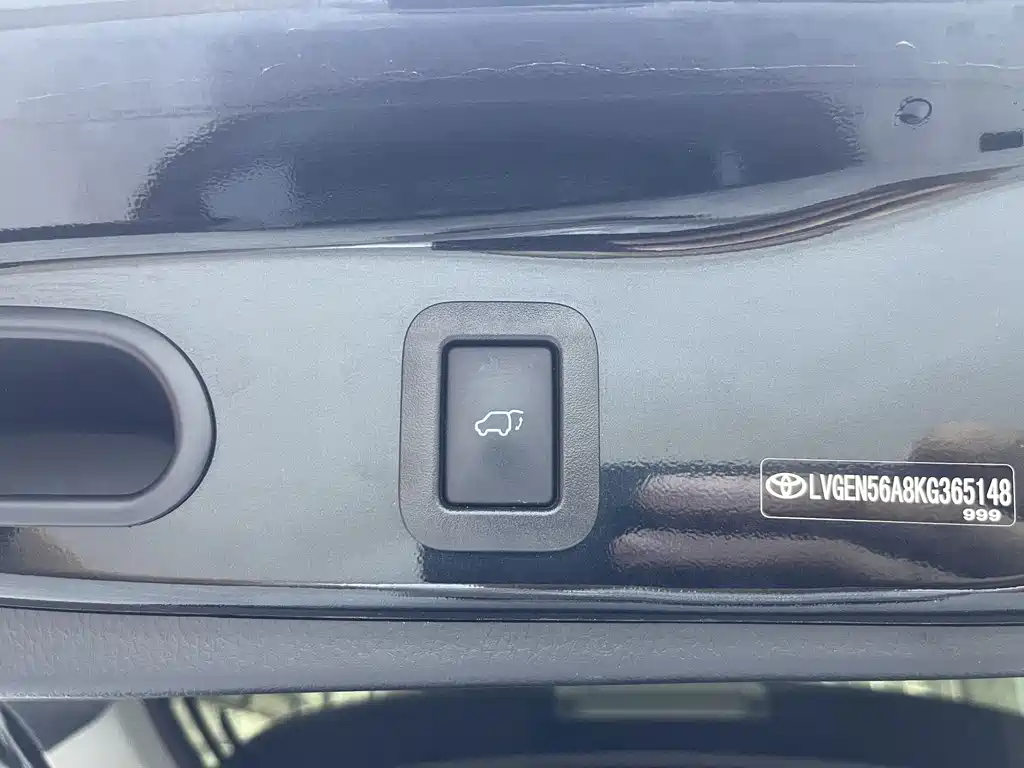Toyota Highlander — фото 15