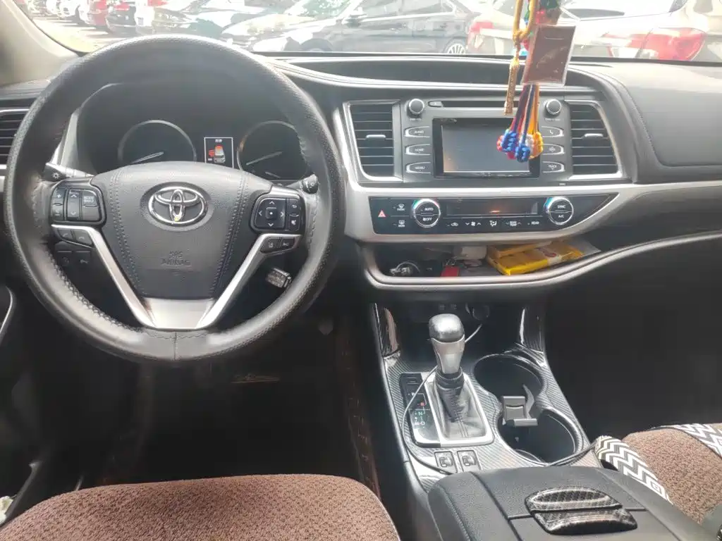 Toyota Highlander — фото 13