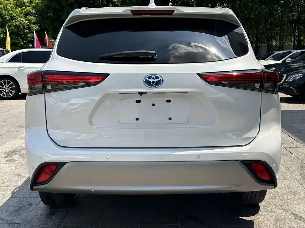 Toyota Highlander — фото 4