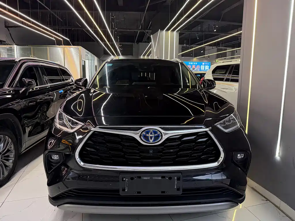 Toyota Highlander — фото 2