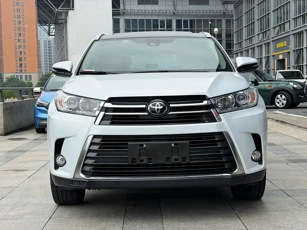 Toyota Highlander — фото 2