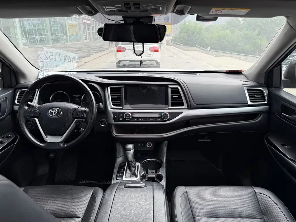 Toyota Highlander — фото 15