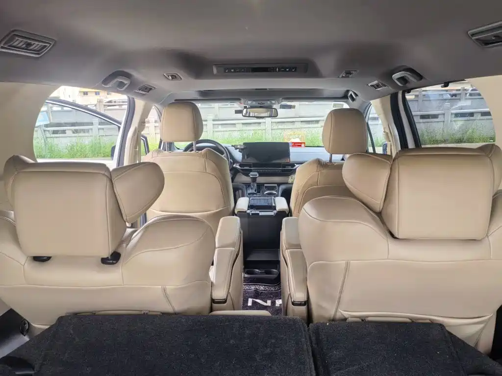 Toyota Sienna — фото 3