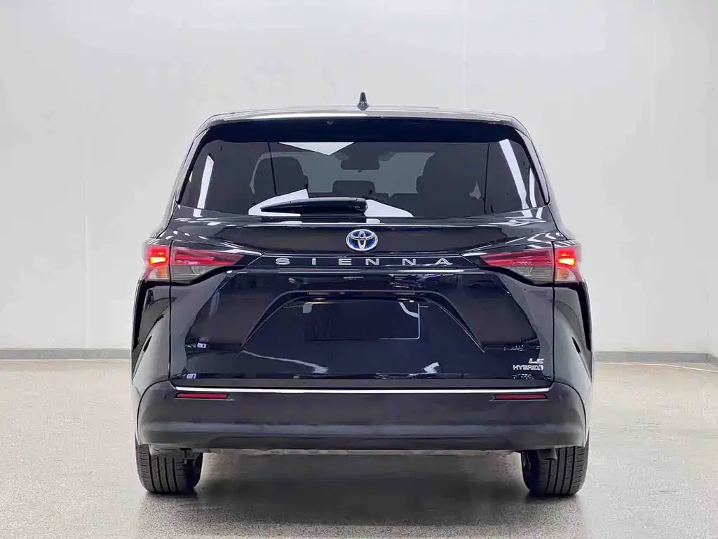 Toyota Sienna — фото 29