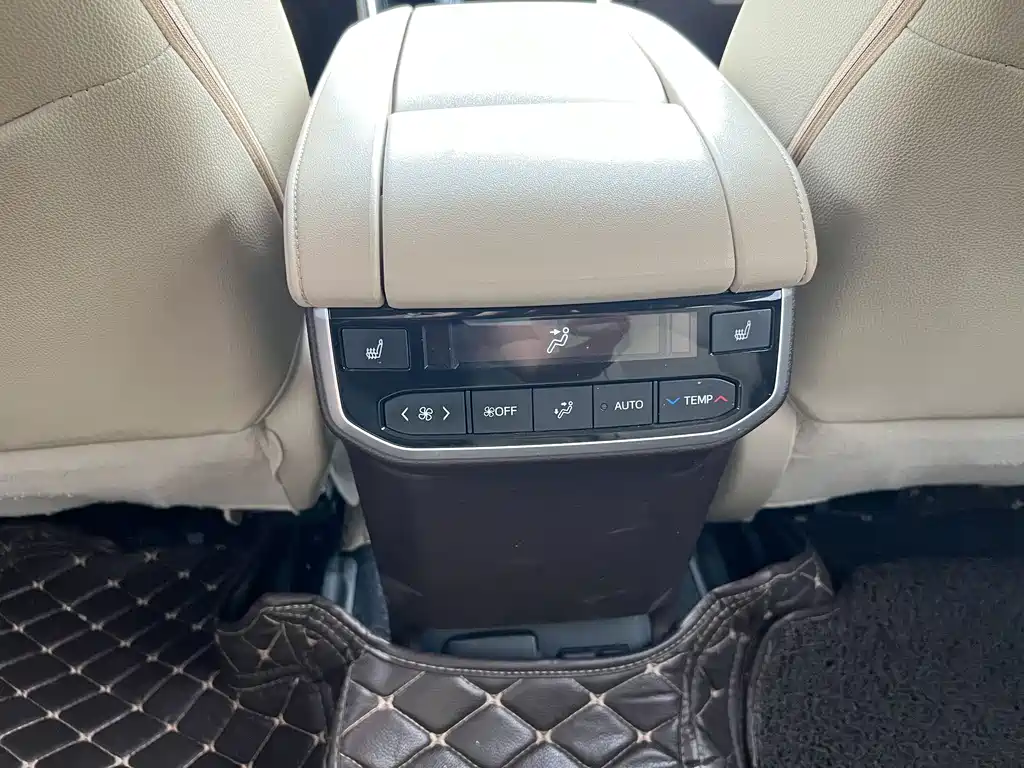 Toyota Highlander — фото 21