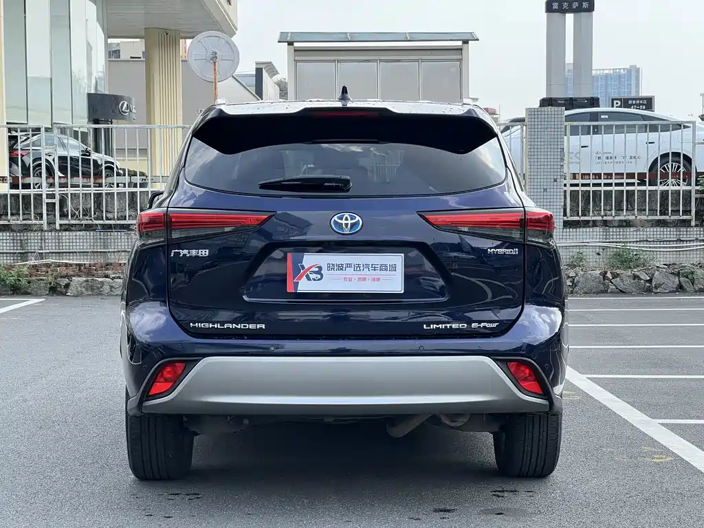 Toyota Highlander — фото 8