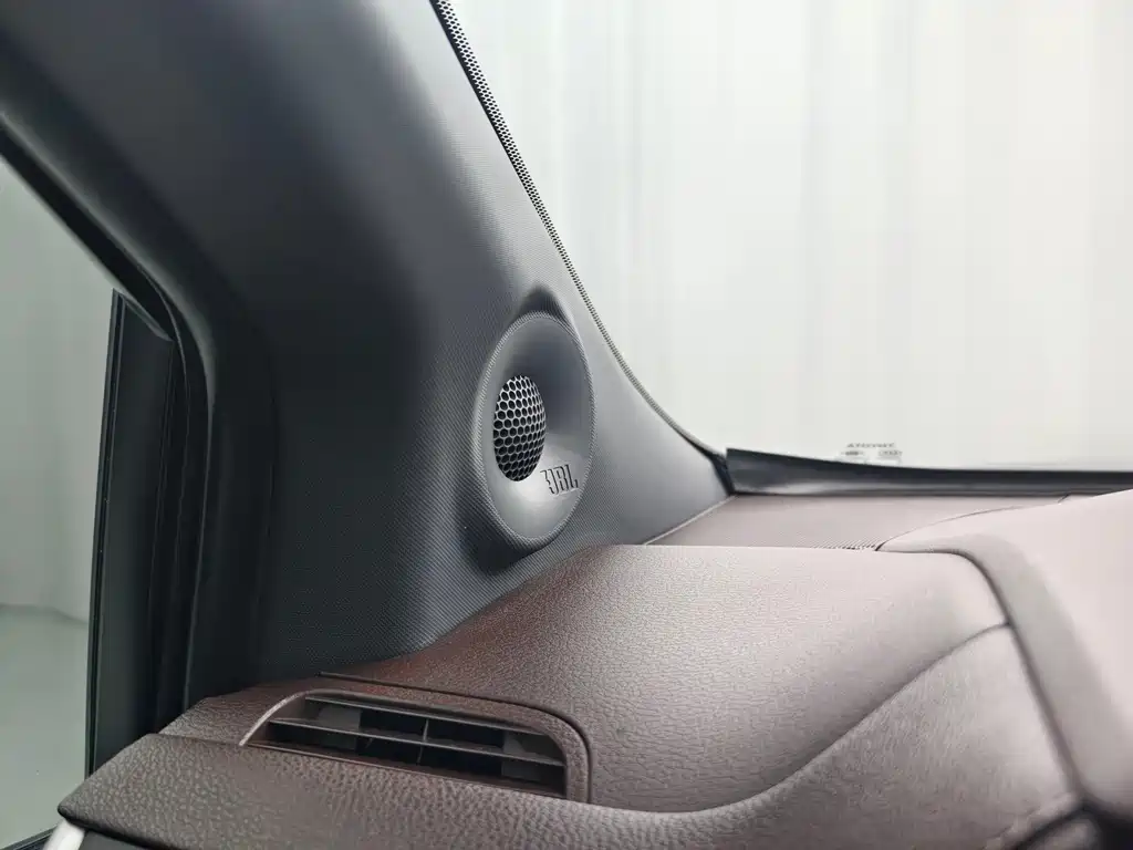 Toyota Sienna — фото 16