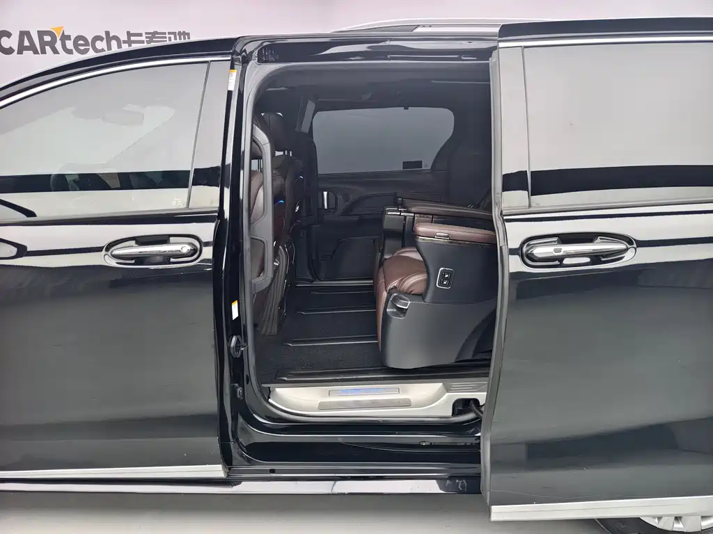 Toyota Sienna — фото 17