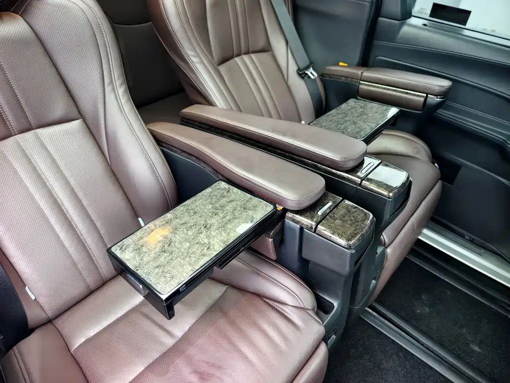Toyota Sienna — фото 22
