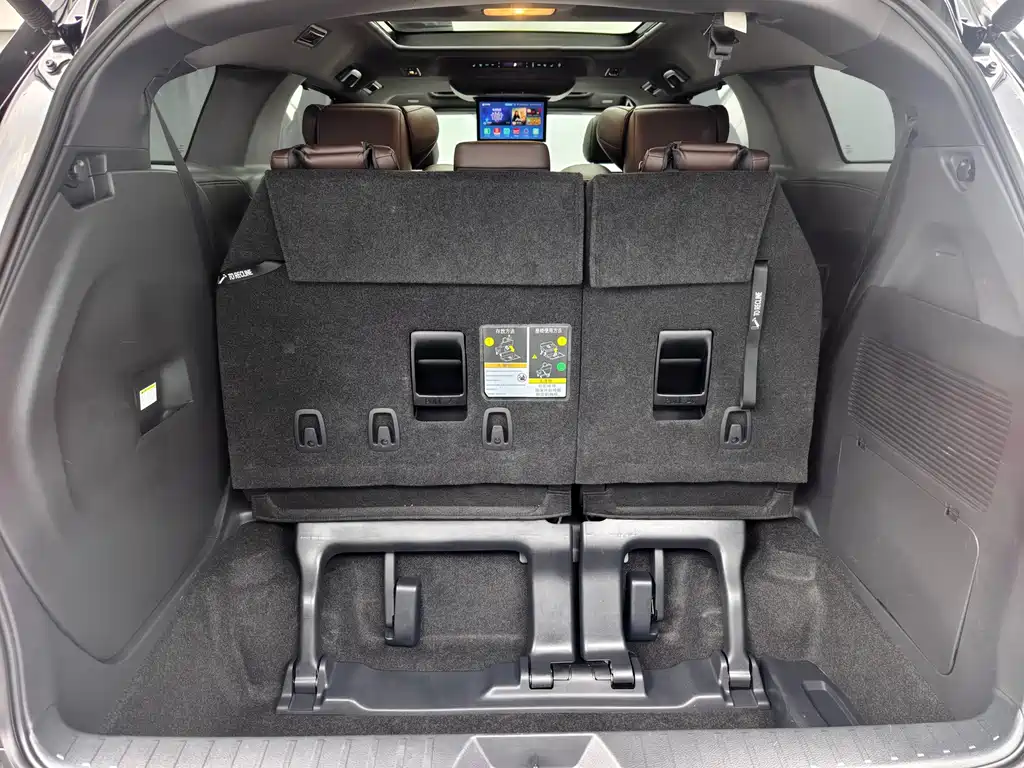 Toyota Sienna — фото 25
