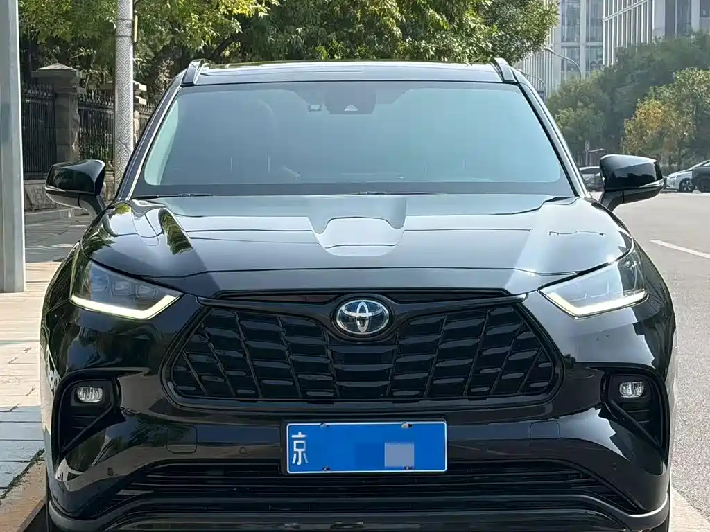 Toyota Highlander — фото 2