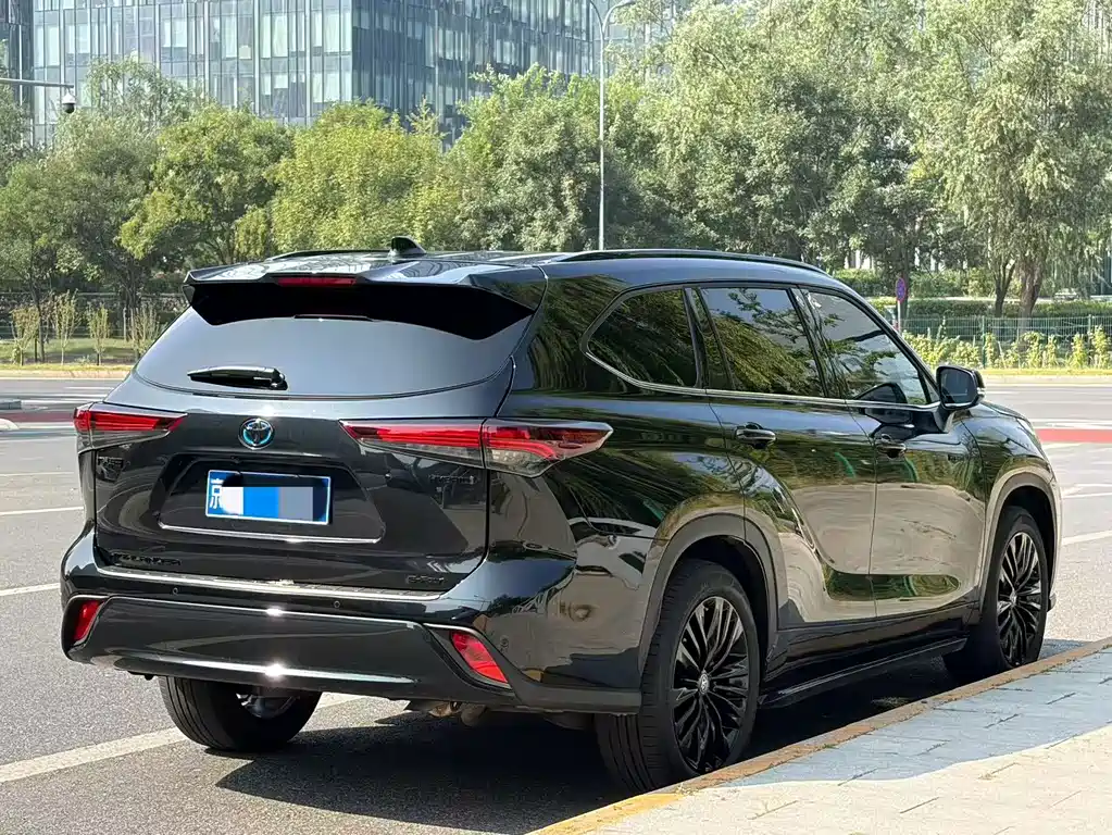 Toyota Highlander — фото 20